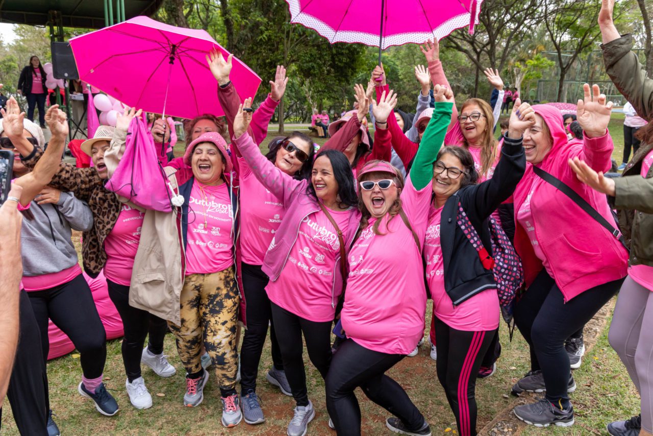 Caminhada do Outubro Rosa movimenta Jundiaí pela prevenção