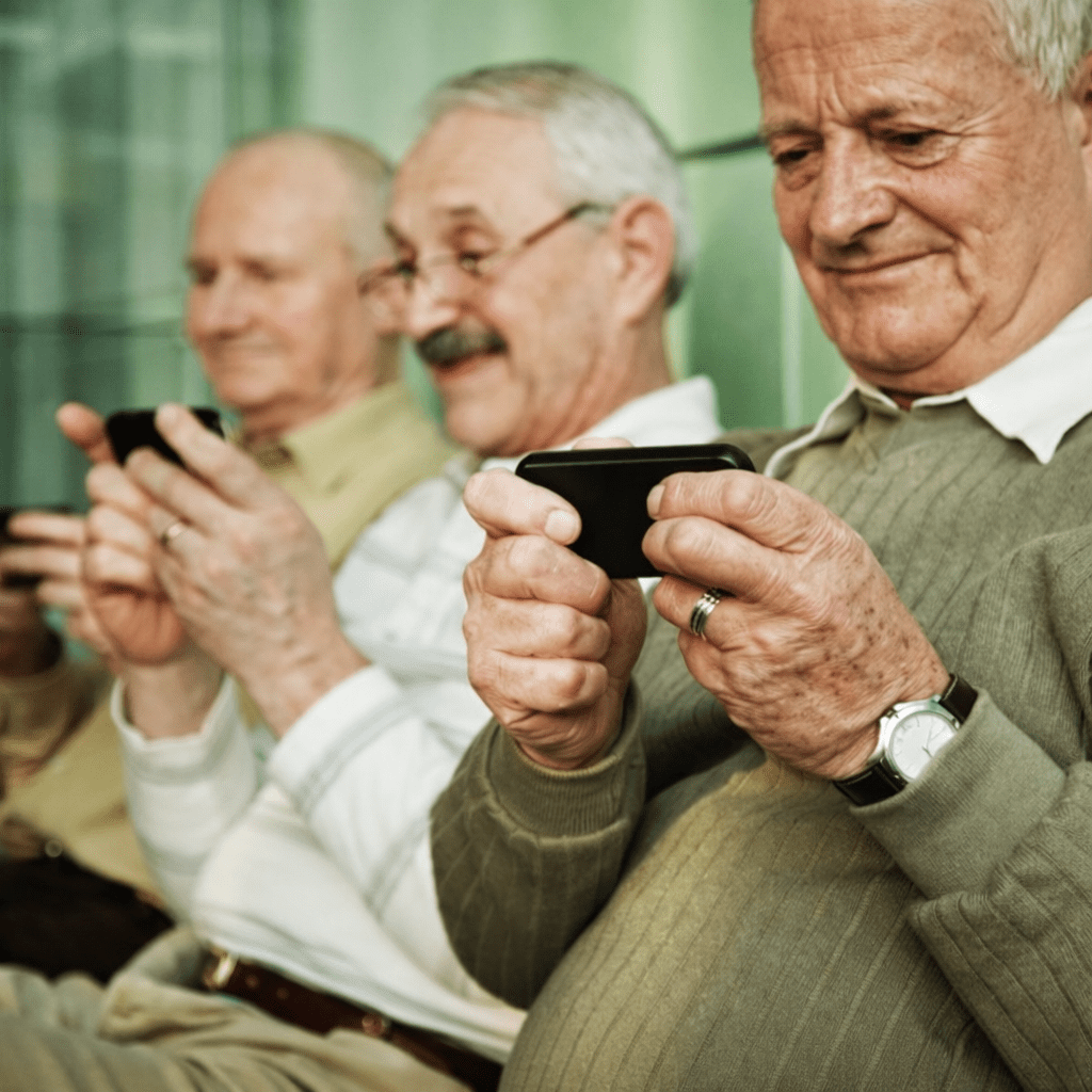 Curso de tecnologia para idosos em Jundiaí amplia autonomia digital