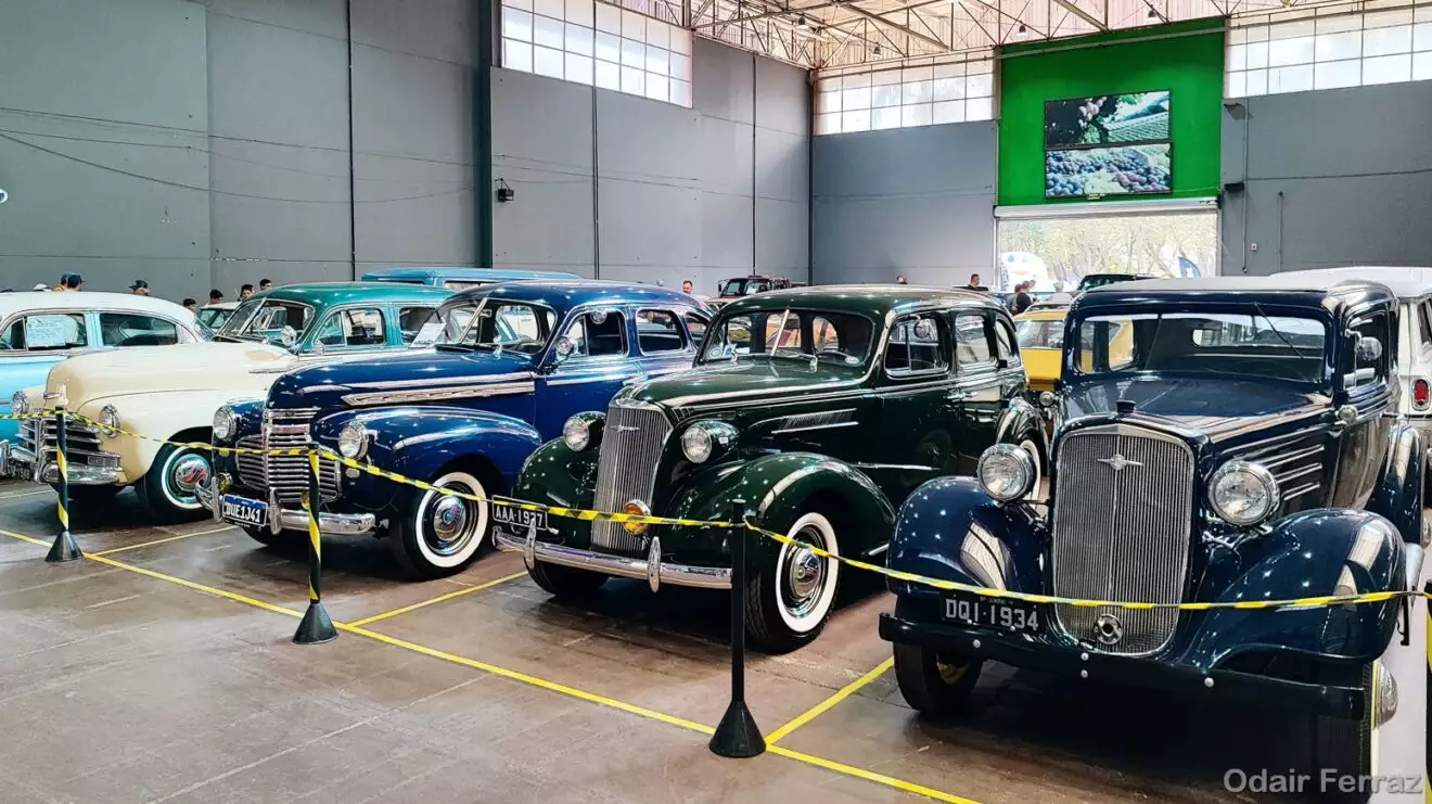 Encontro de Carros Antigos Jundiaí arrecada 1,3 tonelada para o Fundo Social