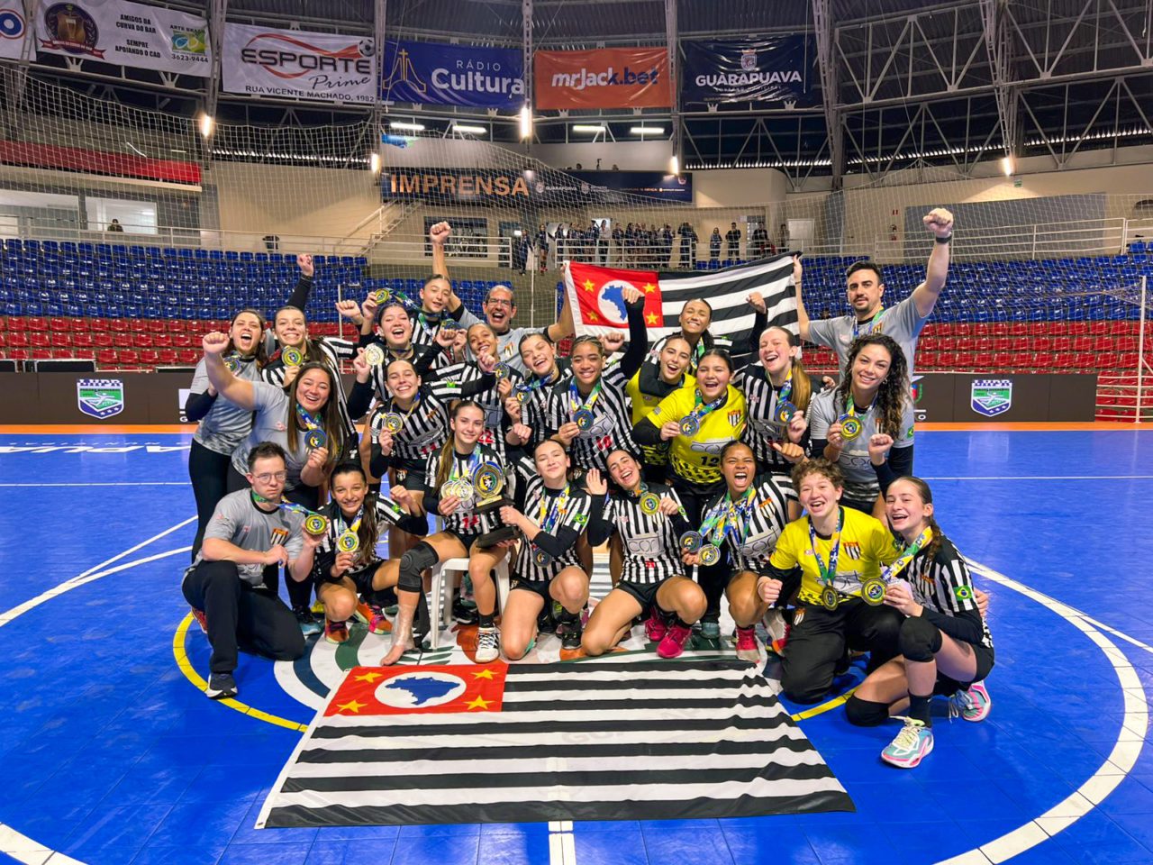 Formando Campeãs Jundiaí inicia 6ª fase do projeto de handebol feminino