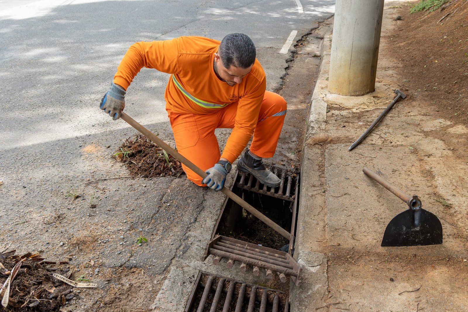 Operação contra Enchentes: Prefeitura realiza manutenção preventiva no bairro Gramadão