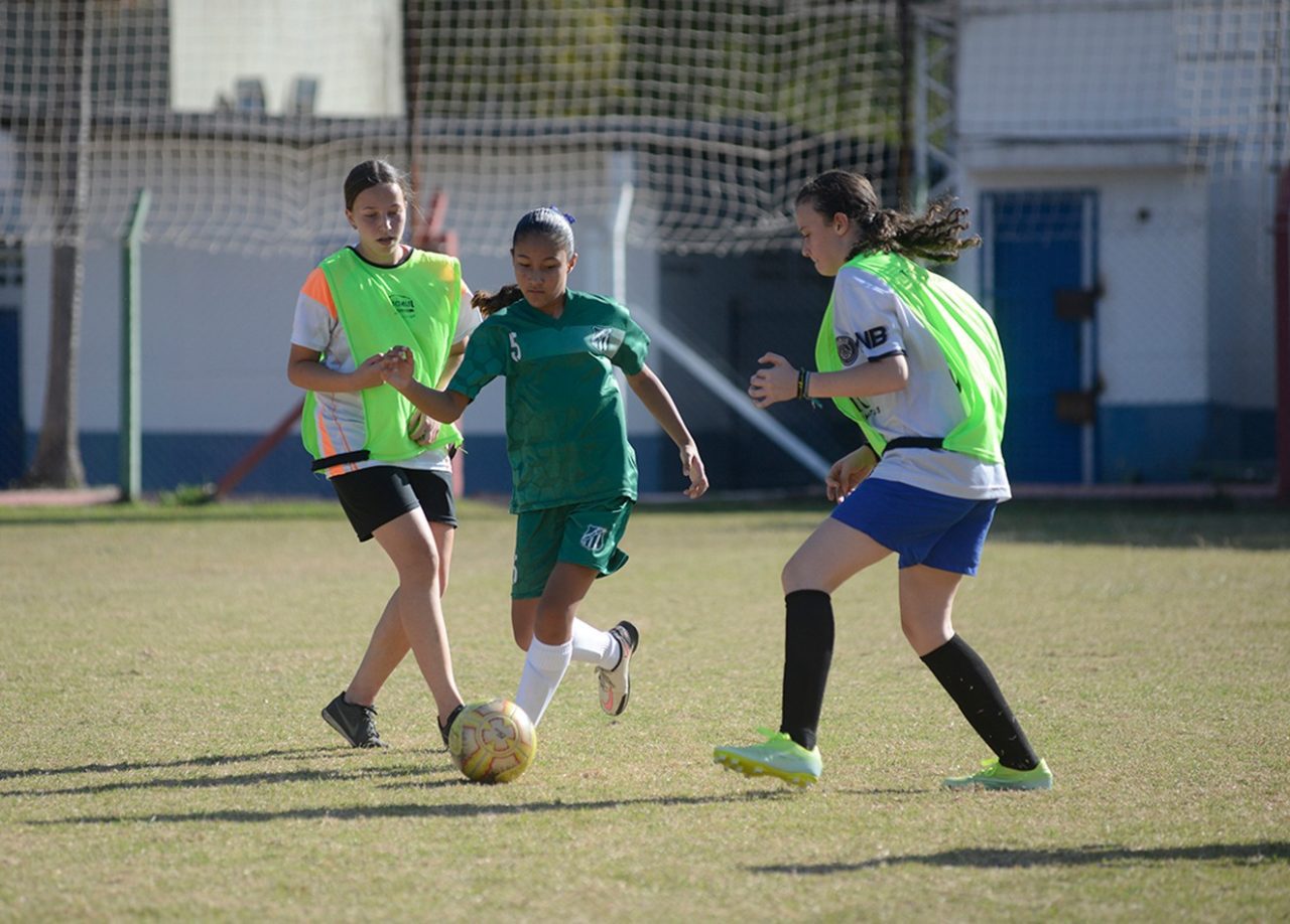 Seletiva de futebol feminino em Jundiaí será realizada no CECE Raymundo