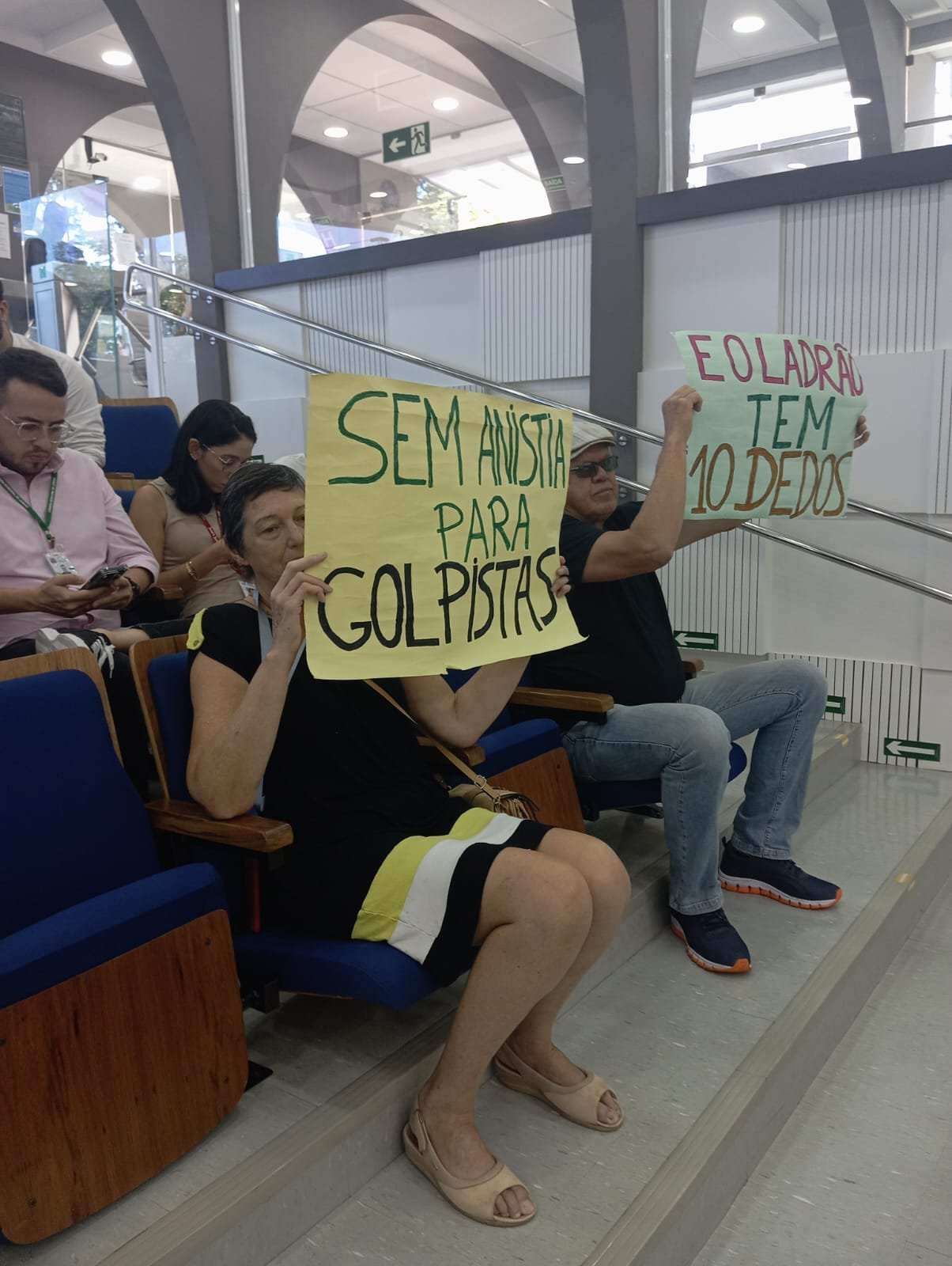 “Sem anistia”: cartazes provocam polêmica na Câmara de Jundiaí